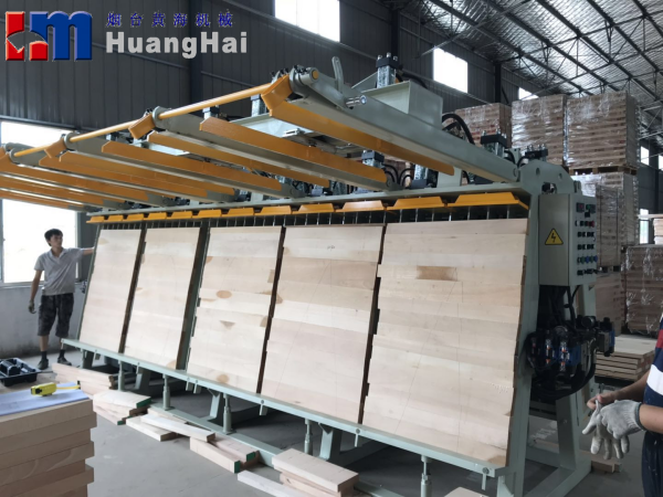 Precision and efficiency of modern 2-sided hydraulic presses for woodworking4